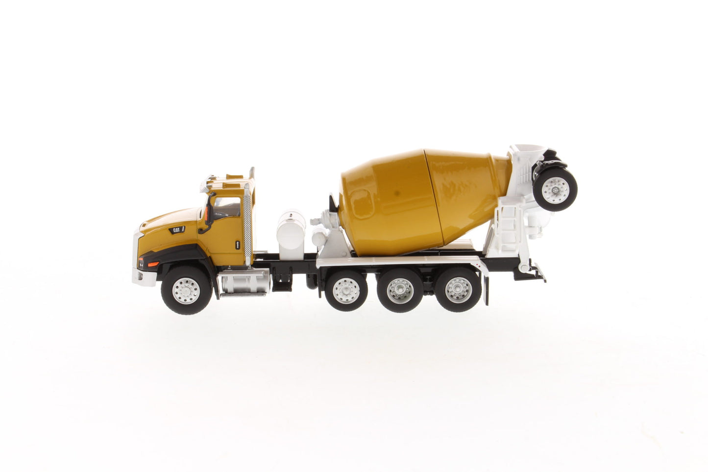 1:64 Cat CT660 McNeilus Bridgemaster Concrete-Mixer