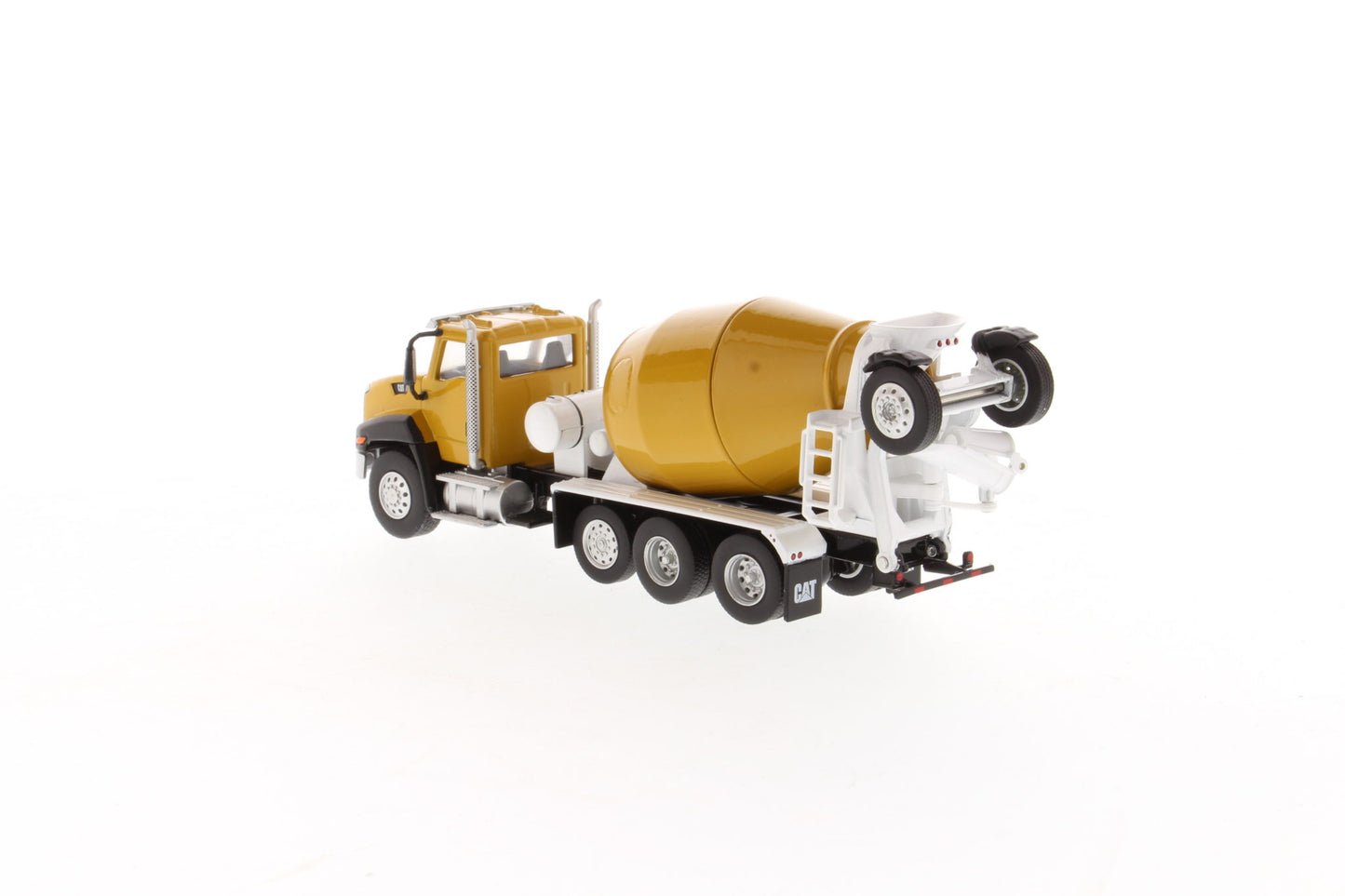 1:64 Cat CT660 McNeilus Bridgemaster Concrete-Mixer